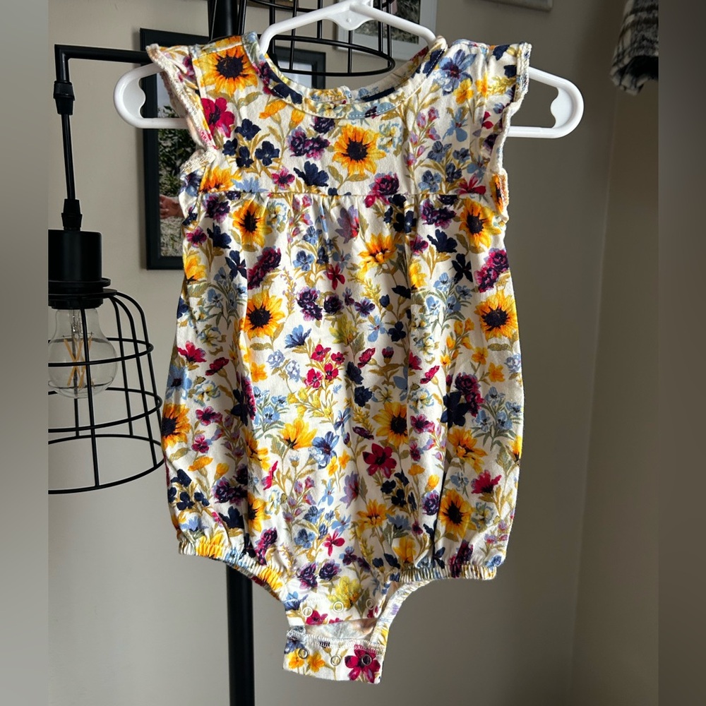 Old Navy Baby Girl Floral Bubble Romper 6-12 Months